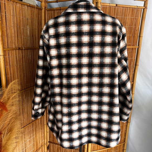 Oversized plaid shacket jacket - Picture 5 of 6